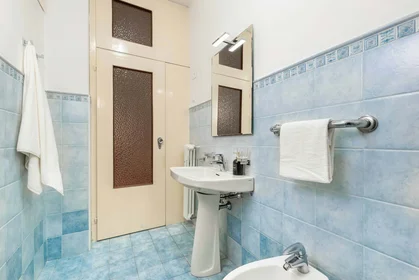 Habitación privada en Via Curzola, 3, 35135 Padova PD, Italia, imagen 8 de 33