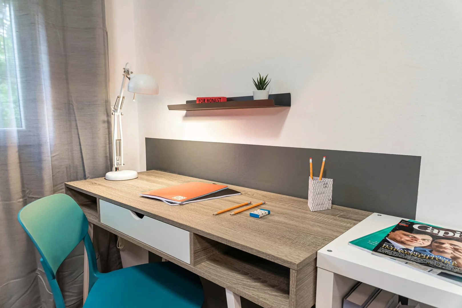 Bright and airy student room with easy university access in