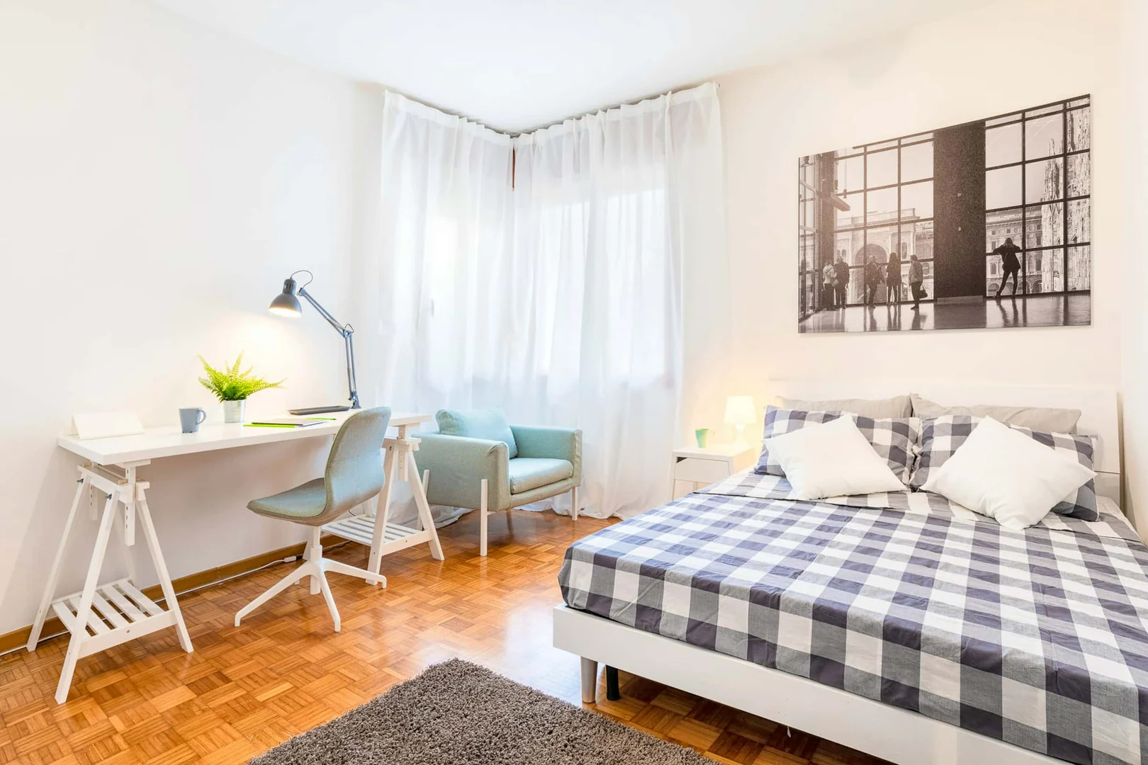 Comfortable and spacious student room in 
