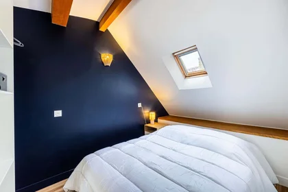 Quarto para alugar num apartamento partilhado em {area}
