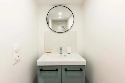 Habitación privada en 77 Rue de Bellevue, 92100 Boulogne-Billancourt, France, imagen 3 de 12
