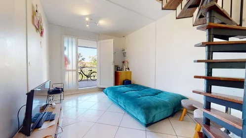 Habitación privada en 204 Rue des Chênes Bruns, 95000 Cergy, France, imagen 13 de 17