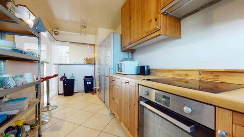 Habitación privada en 204 Rue des Chênes Bruns, 95000 Cergy, France, imagen 5 de 17