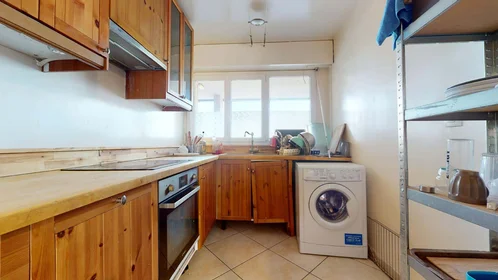 Habitación privada en 204 Rue des Chênes Bruns, 95000 Cergy, France, imagen 6 de 17