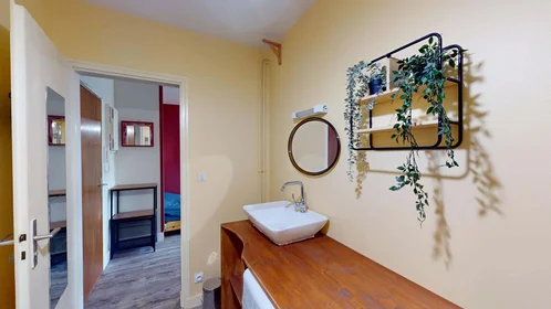Całe miejsce 3 Sq. René Coty, 35000 Rennes, France, obraz 14 14