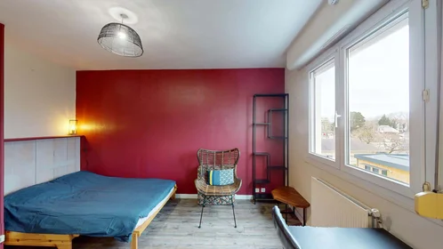 Całe miejsce 3 Sq. René Coty, 35000 Rennes, France, obraz 3 14