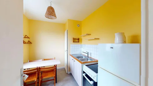 Całe miejsce 3 Sq. René Coty, 35000 Rennes, France, obraz 10 14