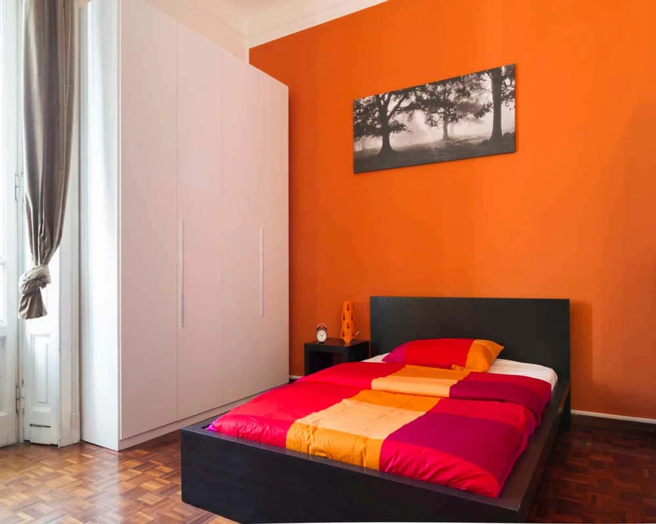 Chambre d'étudiant à avec espace d'étude et installations communes
