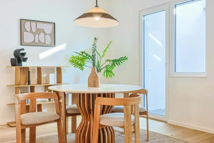 {area} içinde 3 yatak odalı konaklama