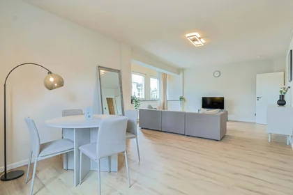 Całe miejsce Kölner Str., 40211 Düsseldorf-Stadtbezirk 1, Germany, obraz 9 16