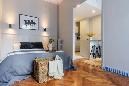 Entire apartment at 32 Rue Châteauneuf, 06000 Nice, France, image 13 of 14