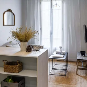 Entire apartment at 32 Rue Châteauneuf, 06000 Nice, France, image 9 of 14