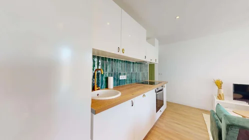 Habitación privada en 6 Rue de Ruffi, 13003 Marseille, France, imagen 6 de 20