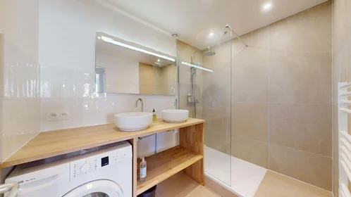 Habitación privada en 6 Rue de Ruffi, 13003 Marseille, France, imagen 10 de 20