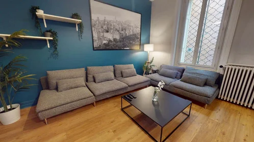 Özel oda konumu 11 Rue Palluat de Besset, 42000 Saint-Étienne, France, 10 30 görüntüsü