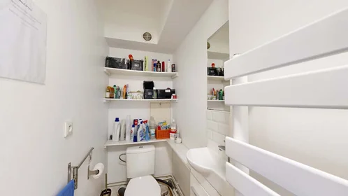 Habitación privada en 4 Pl. du Tertre, 95000 Cergy, France, imagen 16 de 22