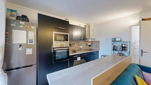 Habitación privada en 4 Pl. du Tertre, 95000 Cergy, France, imagen 21 de 22