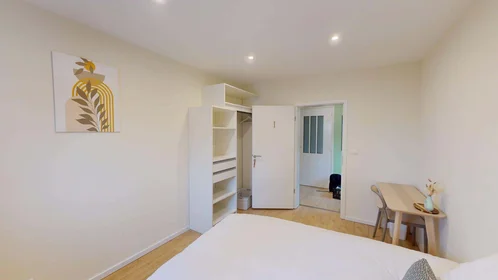Chambre privée à 18 Rue du Saule, 68100 Mulhouse, France, image 5 de 22
