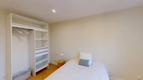 Chambre privée à 18 Rue du Saule, 68100 Mulhouse, France, image 3 de 21