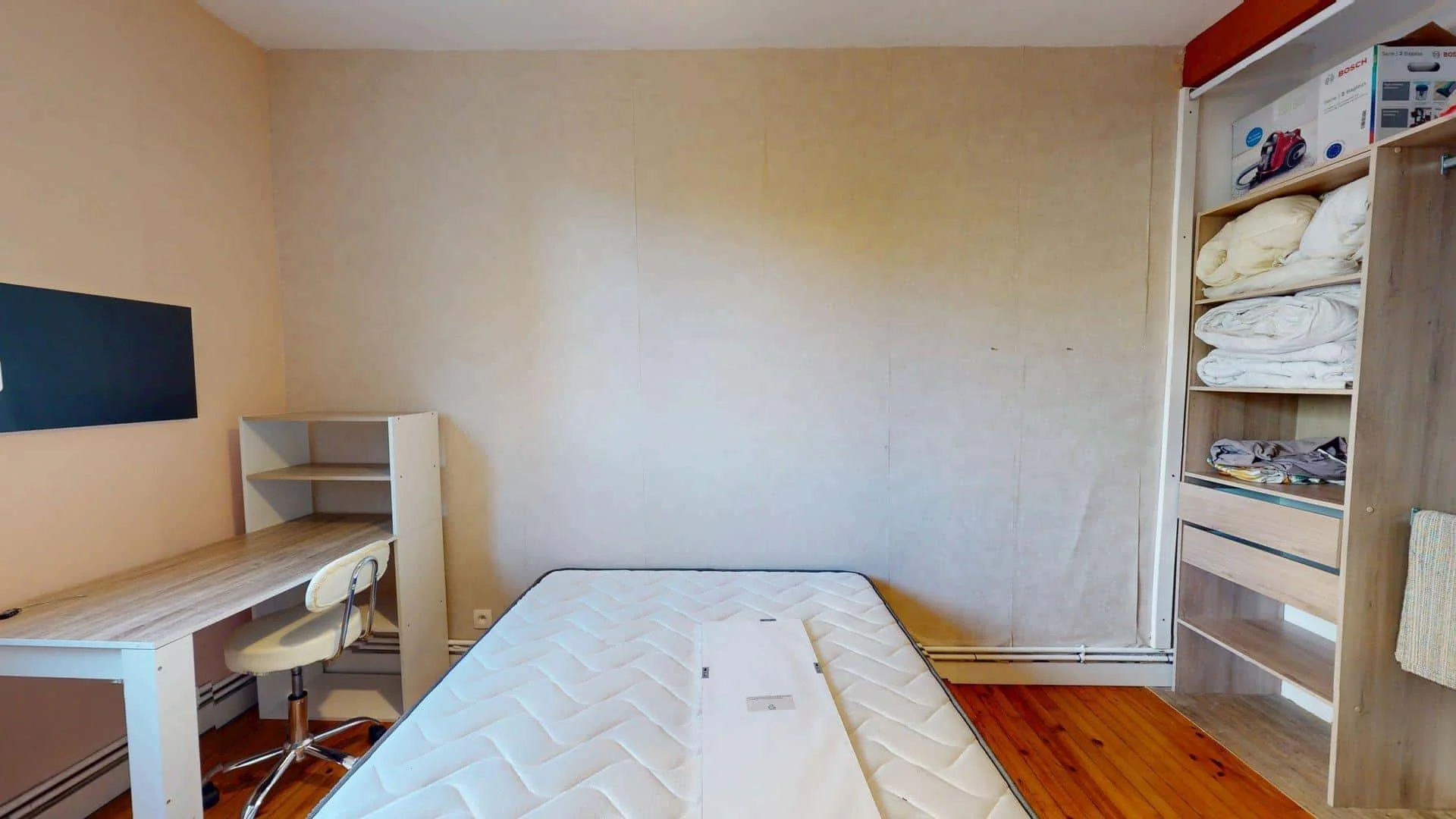 Quarto amigo do estudante em  com comodidades modernas
