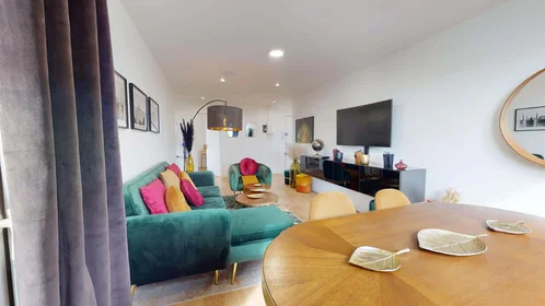 Habitación privada en 12 Rue Joachim du Bellay, 31100 Toulouse, France, imagen 12 de 14