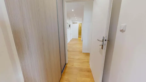 Habitación privada en 12 Rue Joachim du Bellay, 31100 Toulouse, France, imagen 5 de 14
