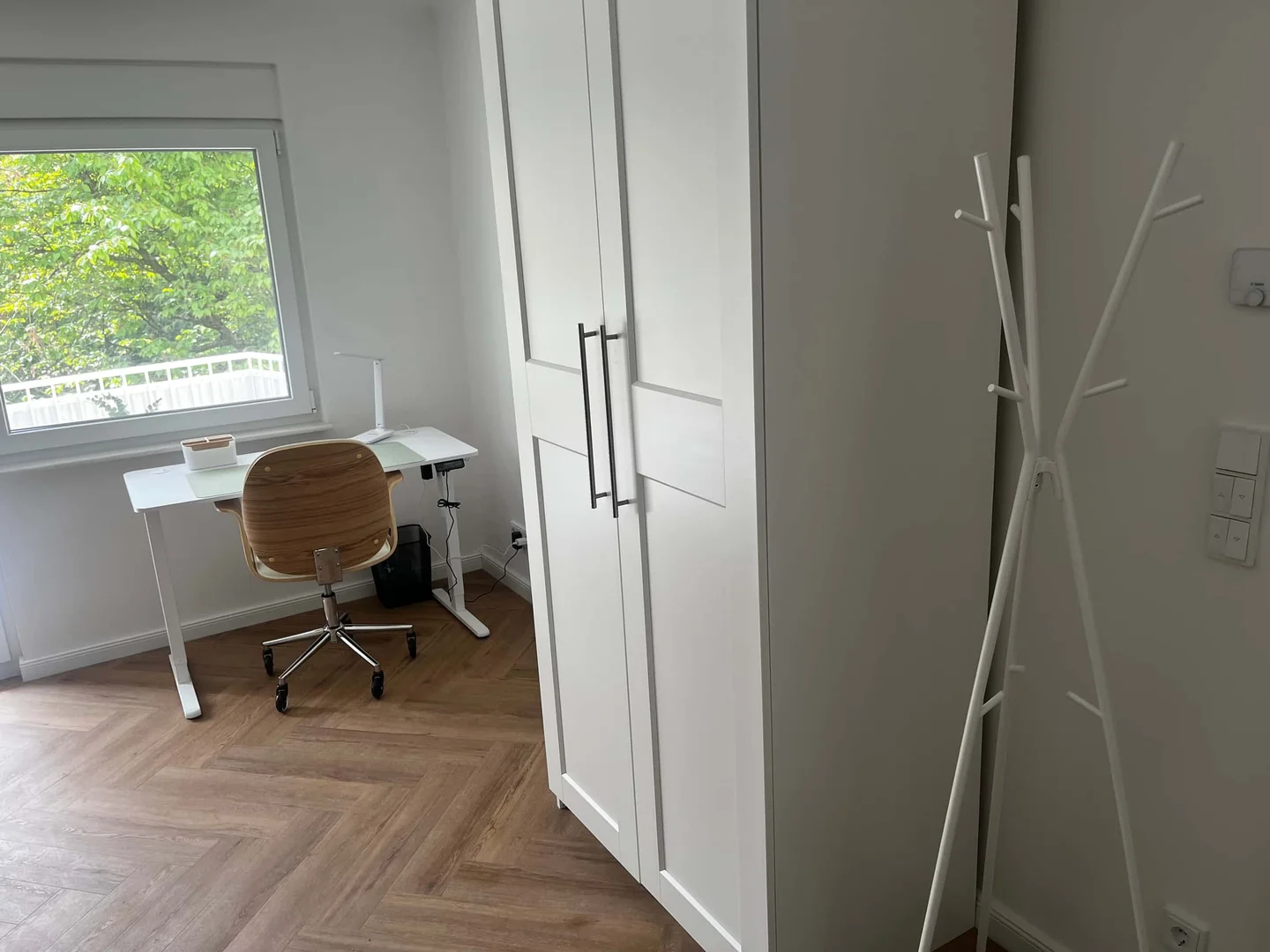 Chambre abordable pour les étudiants avec un bon éclairage dans 