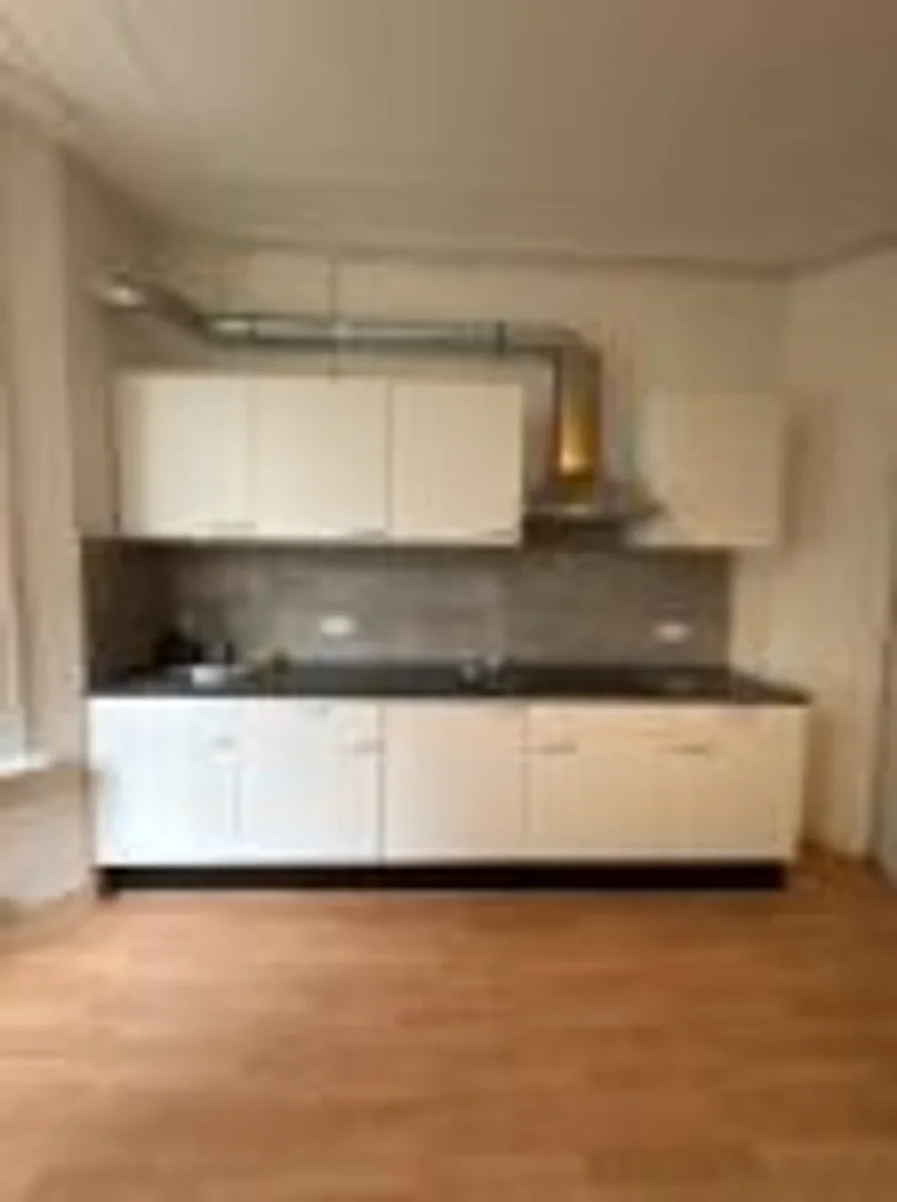 Habitación acogedora para estudiantes disponible en 