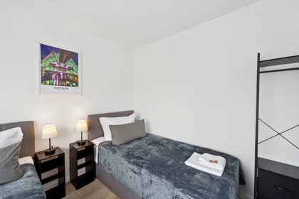 Entire apartment at Friedrich-Engels-Allee, image 7 of 19