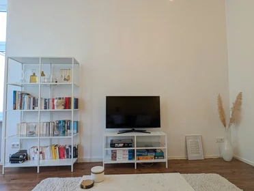 Całe miejsce Krefelder Straße, obraz 2 13
