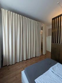 Całe miejsce Krefelder Straße, obraz 12 13