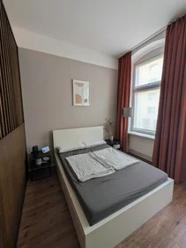 Całe miejsce Krefelder Straße, obraz 13 13