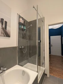 Całe miejsce Krefelder Straße, obraz 4 13