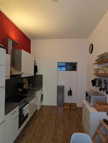 Całe miejsce Krefelder Straße, obraz 9 13
