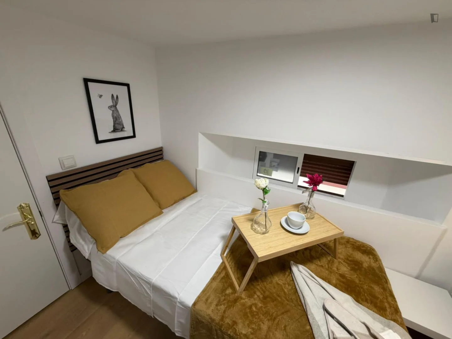 Zimmer in Studentenwohnung in  zu vermieten, voll möbliert