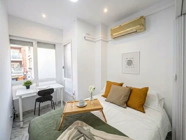 Chambre privée à Calle del Padre Félix Flores, image 1 de 7