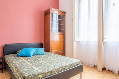 {area} de çift kişilik yataklı kiralık oda