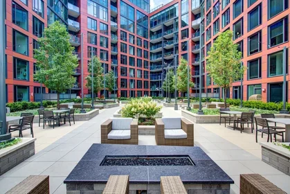 Appartamento intero in West Altgeld Street 930, immagine 34 di 38