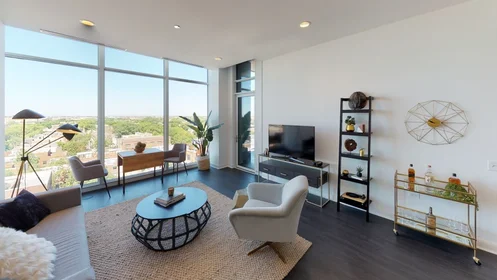 Appartamento intero in West Altgeld Street 930, immagine 10 di 38