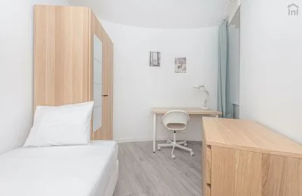 Chambre privée à Campo Pequeno - Av. Elias Garcia, 1º, image 17 de 19