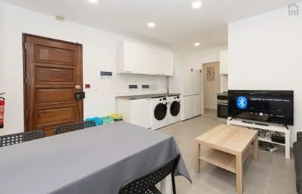 Chambre privée à Campo Pequeno - Av. Elias Garcia, 1º, image 6 de 19
