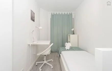 Chambre privée à Campo Pequeno - Av. Elias Garcia, 1º, image 17 de 19