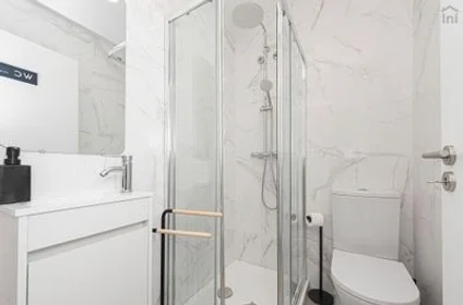Chambre privée à Campo Pequeno - Av. Elias Garcia, 1º, image 9 de 19