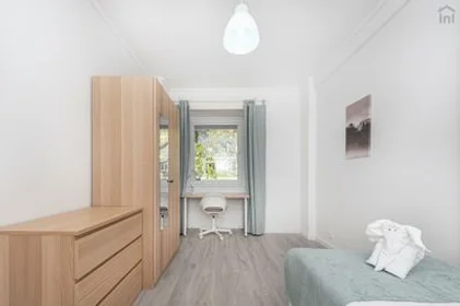 Chambre privée à Campo Pequeno - Av. Elias Garcia, 1º, image 19 de 19