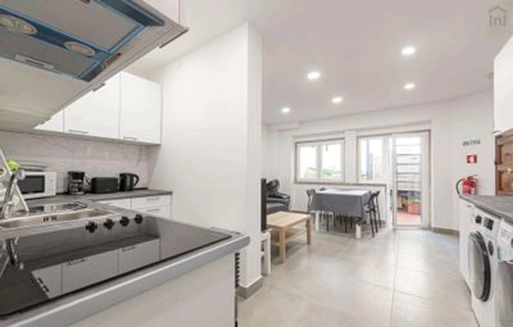 Chambre à louer dans un appartement d'étudiant à , entièrement meublée