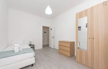 Chambre privée à Campo Pequeno - Av. Elias Garcia, 1º, image 18 de 19