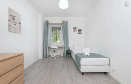 Chambre privée à Campo Pequeno - Av. Elias Garcia, 1º, image 17 de 20