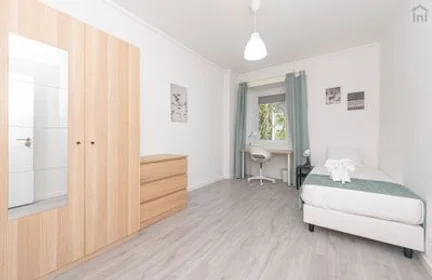 Chambre privée à Campo Pequeno - Av. Elias Garcia, 1º, image 18 de 20