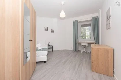 Chambre privée à Campo Pequeno - Av. Elias Garcia, 1º, image 17 de 19