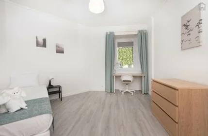 Chambre privée à Campo Pequeno - Av. Elias Garcia, 1º, image 19 de 19